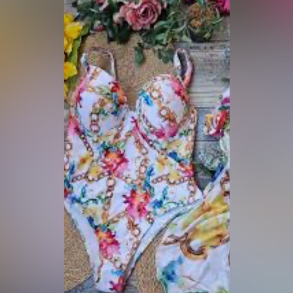 Women’s Floral Chain Print One-Piece Swimsuit - Picture 2 of 6